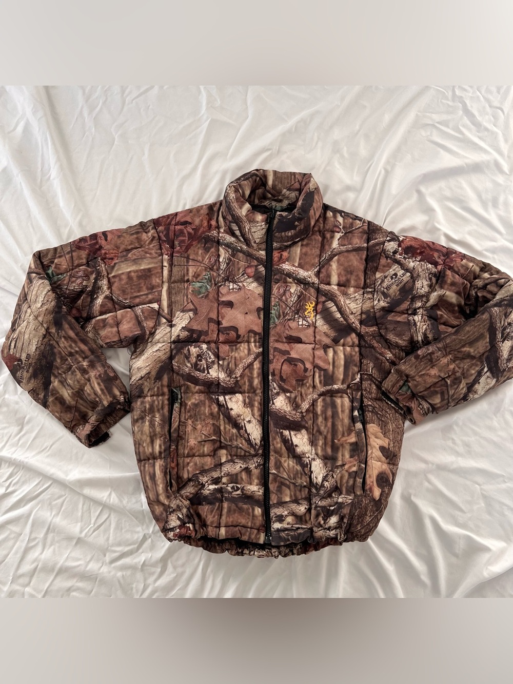Browning hunting puffer zip-up jacket with camo pattern // Size S